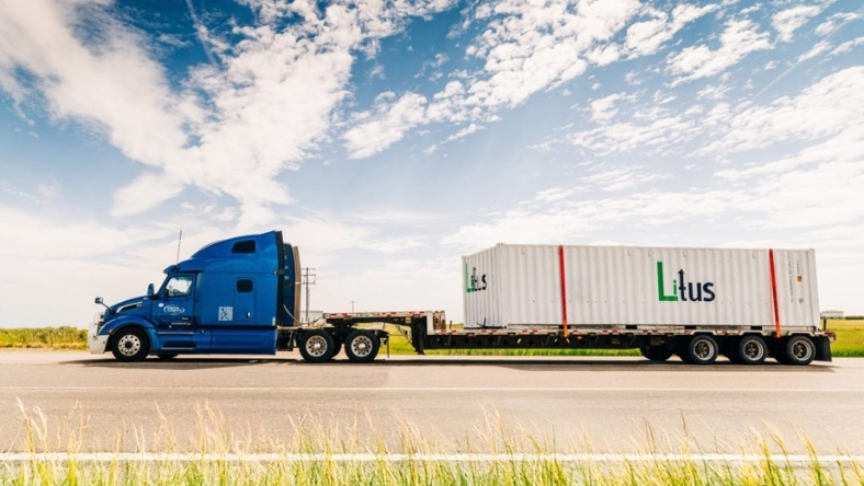 Truck hauling container used in direct lithium extraction operations